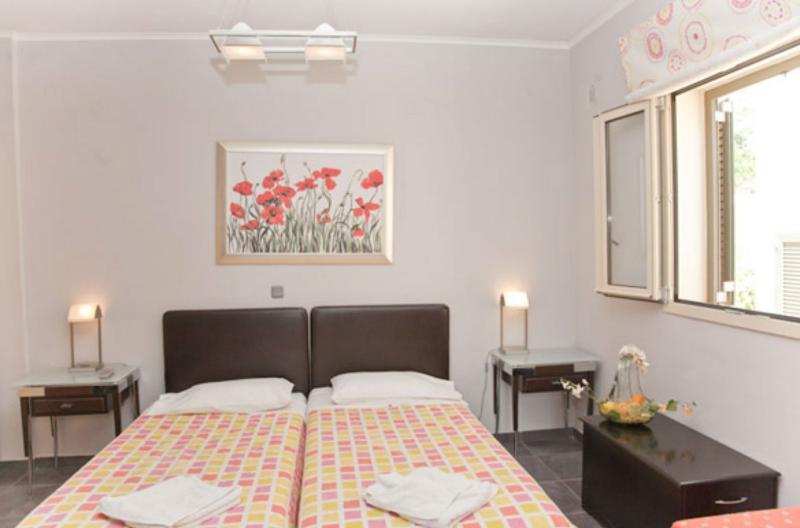 Liocharis Apartments Лурдата Екстер'єр фото